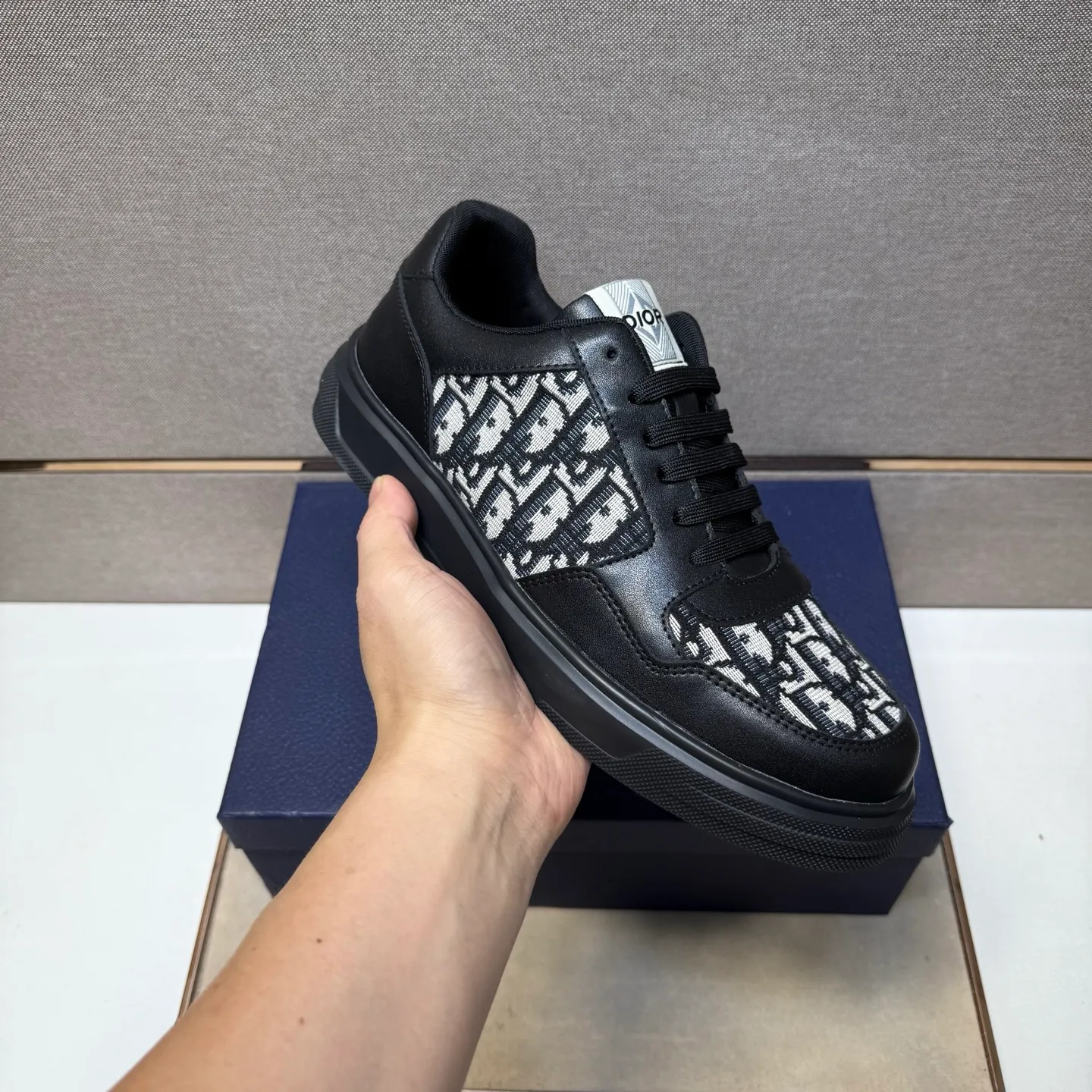 ⬛️Men's shoes 💰p400 [Dior~] Men's casual shoes 2025z cabinet sales simultaneously 🔶Size: 38-44 #️⃣ 🔷2 colors🔜The upper is made of multi-material splicing➕Mesh lining, comfortable and breathable, sole: original comfortable and wear-resistant outsole, ⚠️real thing📱photographed🎬real thing is better📢📢📢